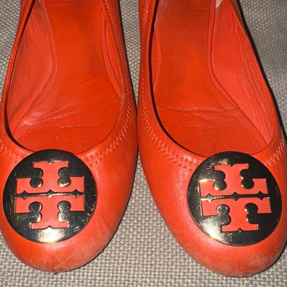 Tory Burch Red / Orange  leather travel Ballet Flats gold hardware size 8 - Picture 3 of 8